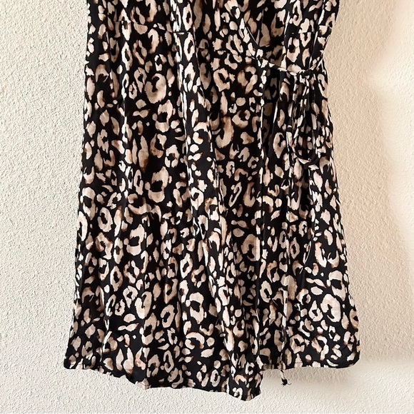 H&M Cheetah True Wrap Dress Women Size Large - Picture 2 of 9